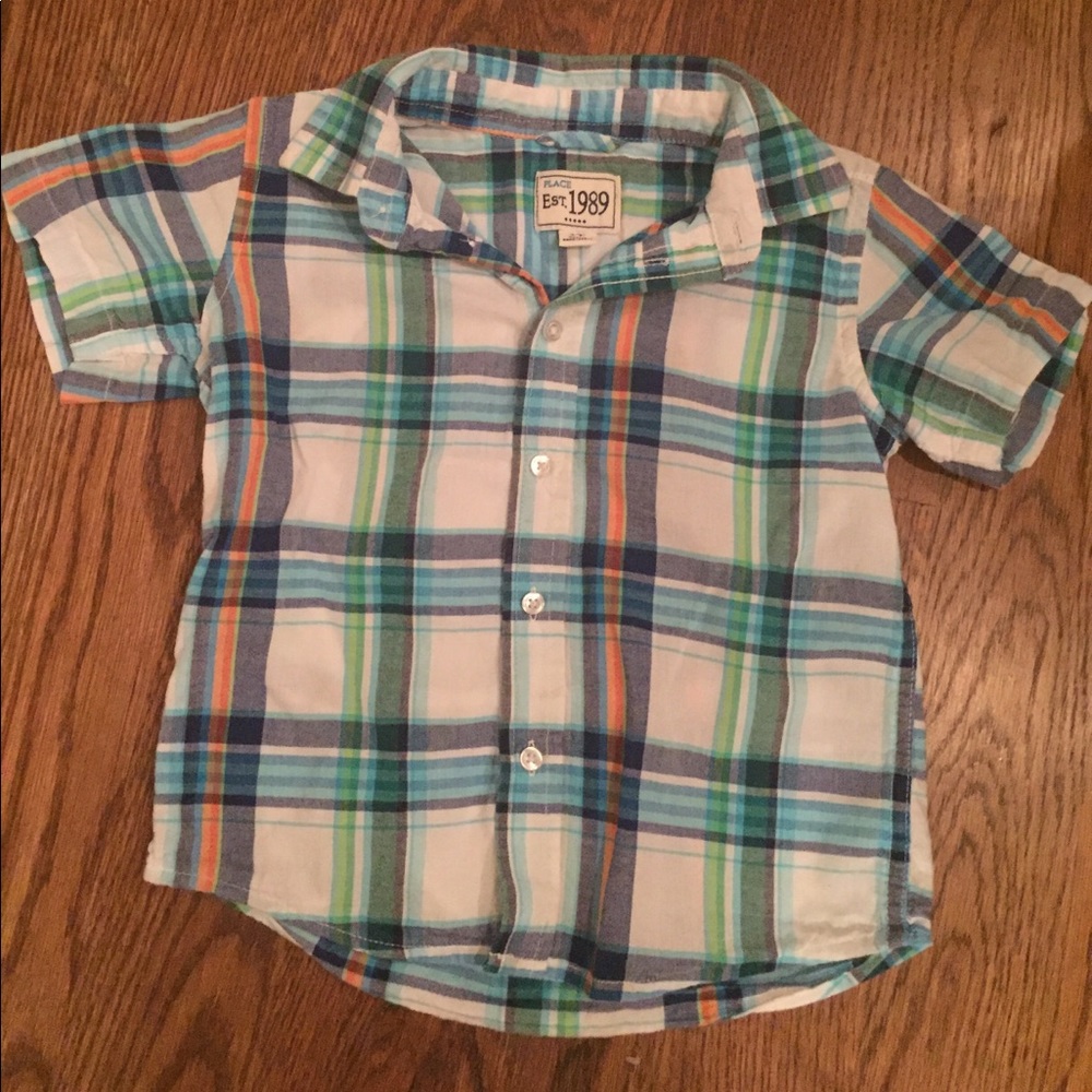 Short sleeve button down